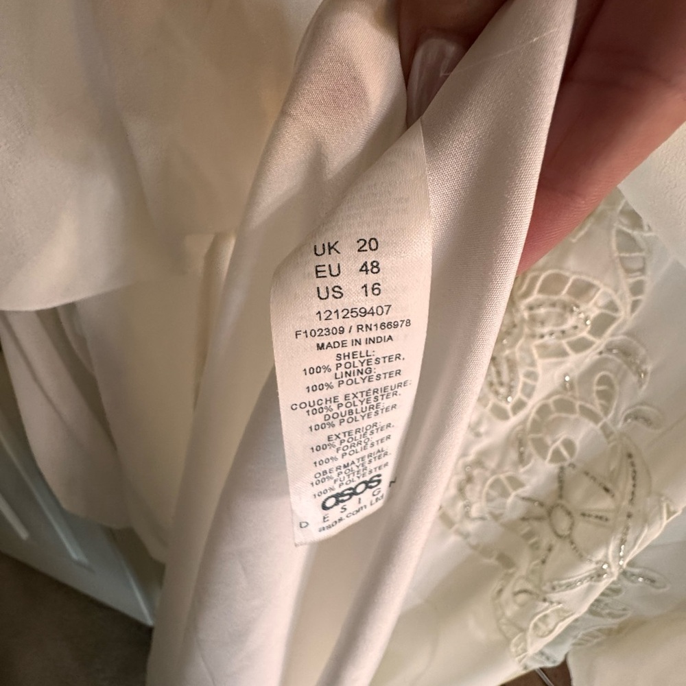 ASOS DESIGN Curve Ella blouson sleeve beaded cutwork wedding dress in cream - Picture 15 of 16